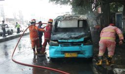 Angkot Terbakar di Bekasi, Nilai Kerugian Hampir Tembus Rp 100 Juta - JPNN.com