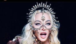 Madonna Minta Perancang Indonesia Buat Aksesori Untuk Ulang tahunnya ke-63 - JPNN.com