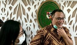Hakim Kembali Tunda Sidang Perkara Ujaran Kebencian Petinggi KAMI Jumhur Hidayat - JPNN.com