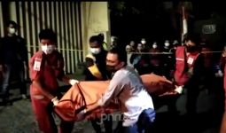 Pria Berkaus Logo Perguruan Silat Dibunuh di Tandes Surabaya, Leher Ditusuk, Pelaku 4 Orang - JPNN.com