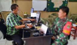 Anggota TNI Mencekik dan Menampar Warga Kramat Jati, Oh Ternyata - JPNN.com