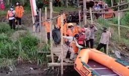 Mandi di Aliran Sungai Brantas, Dika Ditemukan Sudah Meninggal Dunia - JPNN.com