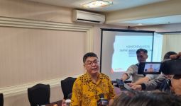 Survei LSI Denny JA: Elektabilitas Dedi-Erwan Masih Tertinggi di Pilkada Jabar 2024 - JPNN.com