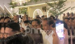 Jokowi Nongkrong Bareng Ridwan Kamil di Jakarta, Influencer Juga Ikut - JPNN.com