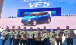 GJAW 2024, Mobil Listrik VinFast VF 5 Resmi Menemui Pemiliknya - JPNN.com