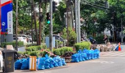 Proyek Galian Kabel Pemkot Bandung Memakan Korban, Pengendara Motor Terluka - JPNN.com