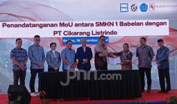 Cikarang Listrindo Kembangkan SMKN 1 Babelan Menjadi Sekolah Keunggulan  - JPNN.com