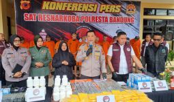 1 Juta Butir Obat Terlarang Disita di Bandung, 11 Orang Jadi Tersangka - JPNN.com