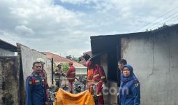 Kebakaran di Pekanbaru, Satu Pria Tewas Terjebak di Dalam Rumah   - JPNN.com