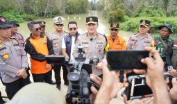 Kecelakaan di Jembatan Sungai Segati Renggut 14 Nyawa, 1 Korban Belum Ditemukan - JPNN.com