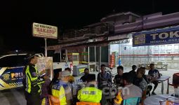 Bangun Kedekatan Polisi dan Masyarakat, Polres Siak Gelar Sahur On The Road - JPNN.com