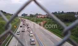 Hadapi Arus Mudik, Jasa Marga Patroli Lubang & Genangan di Tol Semarang-Batang 24 Jam - JPNN.com