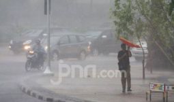 Peringatan BMKG: Cuaca Ekstrem Hantam Jalur Mudik di Jateng - JPNN.com