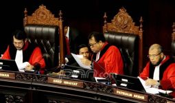 Dua Hakim MK Digarap KPK - JPNN.com