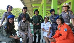 Prajurit TNI Wanita Boleh Dandan Kok, Asal Tak Menor - JPNN.com