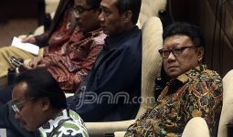Menteri Tjahjo Ancam Polisikan Orator Wanita Pendukung Ahok Sebut Rezim Jokowi Parah - JPNN.com
