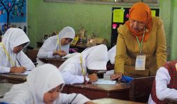 Pengangkatan Guru Madrasah Swasta Makin Ketat, Ada Batasan Usia - JPNN.com