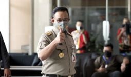 Anies Baswedan Minta Warga yang Mudik Kurangi Lihat HP, Nikmati Indahnya Indonesia - JPNN.com