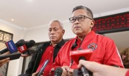 Singgung Sukarelawan Pendukung Ganjar Kini Prabowo, Hasto PDIP: Pagi Kedelai, Sore Tempe - JPNN.com