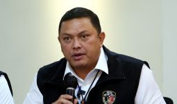 Pria Pakai Pelat Polisi Palsu Sambil Tenteng Pistol Sudah Ditangkap - JPNN.com