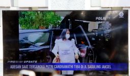 Putri Candrawathi Tak Ditahan karena Punya Balita, Arist Singgung Tas Mahal - JPNN.com