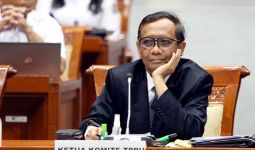 Diinterupsi Anggota DPR, Mahfud MD Bereaksi: Itu Urusan Anda - JPNN.com