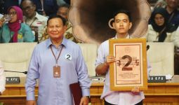 Jokowi Terkesan Membela Paslon 02, Timnas AMIN: Biasa, Bapak Sayang Anak - JPNN.com