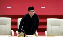 Jokowi Memberhentikan Hasyim Asyari dengan Tidak Hormat - JPNN.com