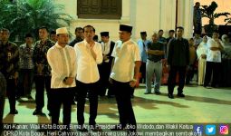 Jokowi Bagi Sembako, Ada Kepentingan Pilpres 2019? - JPNN.com