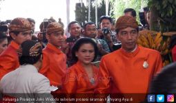 Tak Lelah, Jokowi Masih Sempat Blusukan ke Sragen Hari Ini - JPNN.com
