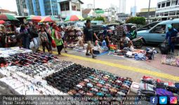 PKL Banjiri Trotoar Jakarta, Bukti Anies Tak Mampu Atasi Pengangguran - JPNN.com
