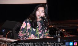 Isyana Sarasvati Cari Inspirasi di Tengah Malam - JPNN.com