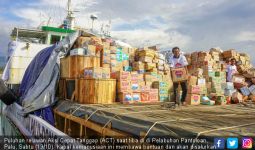 ACT Bagikan 1000 Kotak Makanan dan 5 Kg Beras ke Pengungsi Banjir di Bidara Cina - JPNN.com