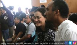 Atiqah Hasiholan Berharap Tak Ada Unsur Politis dalam Kasus Ibunya - JPNN.com