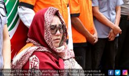 4 Hari Ditahan, Nunung Pengin Ketemu Cucu - JPNN.com
