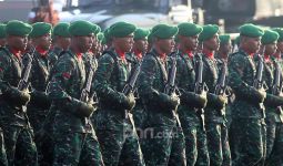 Gladi Bersih HUT TNI, Ribuan Pasukan Berbaris hingga Beratraksi - JPNN.com