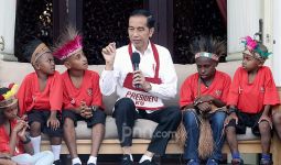 Cara Presiden Jokowi Bayar Janji kepada Anak-anak Papua - JPNN.com