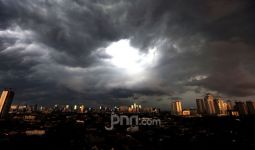 Pagi Hingga Sore, Jakarta Berpotensi Hujan Disertai Angin Kencang - JPNN.com