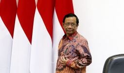 Jokowi Tunjuk Mahfud MD jadi Plt Menkominfo - JPNN.com