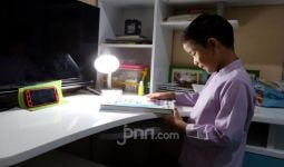 7 Kiat Menjaga Kesehatan Mata Anak selama Sekolah Online - JPNN.com