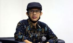 Kang Ujang Sebut Jokowi Tak Akan Berani Mengganti 2 Menteri Ini  - JPNN.com