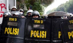 2 Demo Besar Warnai Jakarta Hari Ini, 7.766 Polisi Siaga, 8.000 jadi Cadangan - JPNN.com