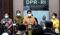 Penjelasan Azis DPR soal Mik Mati saat Rapat Paripurna RUU Cipta Kerja - JPNN.com