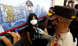 Polisi Didesak Tangkap Penyebar & Pemeran Lelaki Video Mesum di Halte Senen - JPNN.com