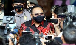 Tiba di Indonesia, Menag Yaqut Semringah Bawa Kabar Penting dari Vatikan - JPNN.com
