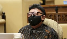 Tjahjo Kumolo Ingatkan Soal Gagasan Kapolri Rekrut Novel Baswedan Cs - JPNN.com