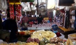 Kasihan, Puluhan Pedagang di Pasar Andir Bandung Tak Kuat Bayar Listrik - JPNN.com