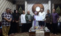 Pilgub Jatim: Luluk-Lukman Dapat Dukungan Kiai Tamim Darul Ulum hingga Tokoh Penting Muhammadiyah - JPNN.com