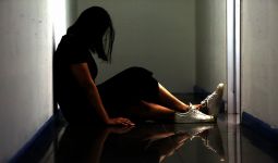 Sungguh Bejat Ayah Ini, Perkosa Anak Tiri dengan Ancaman Bunuh Sang Ibu - JPNN.com