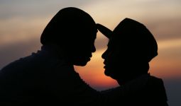 7 Tanda Wanita Setia dan Memiliki Komitmen Terhadap Hubungan Asmaranya - JPNN.com